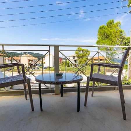 Bed & Breakfast Sailing Club Nikiana